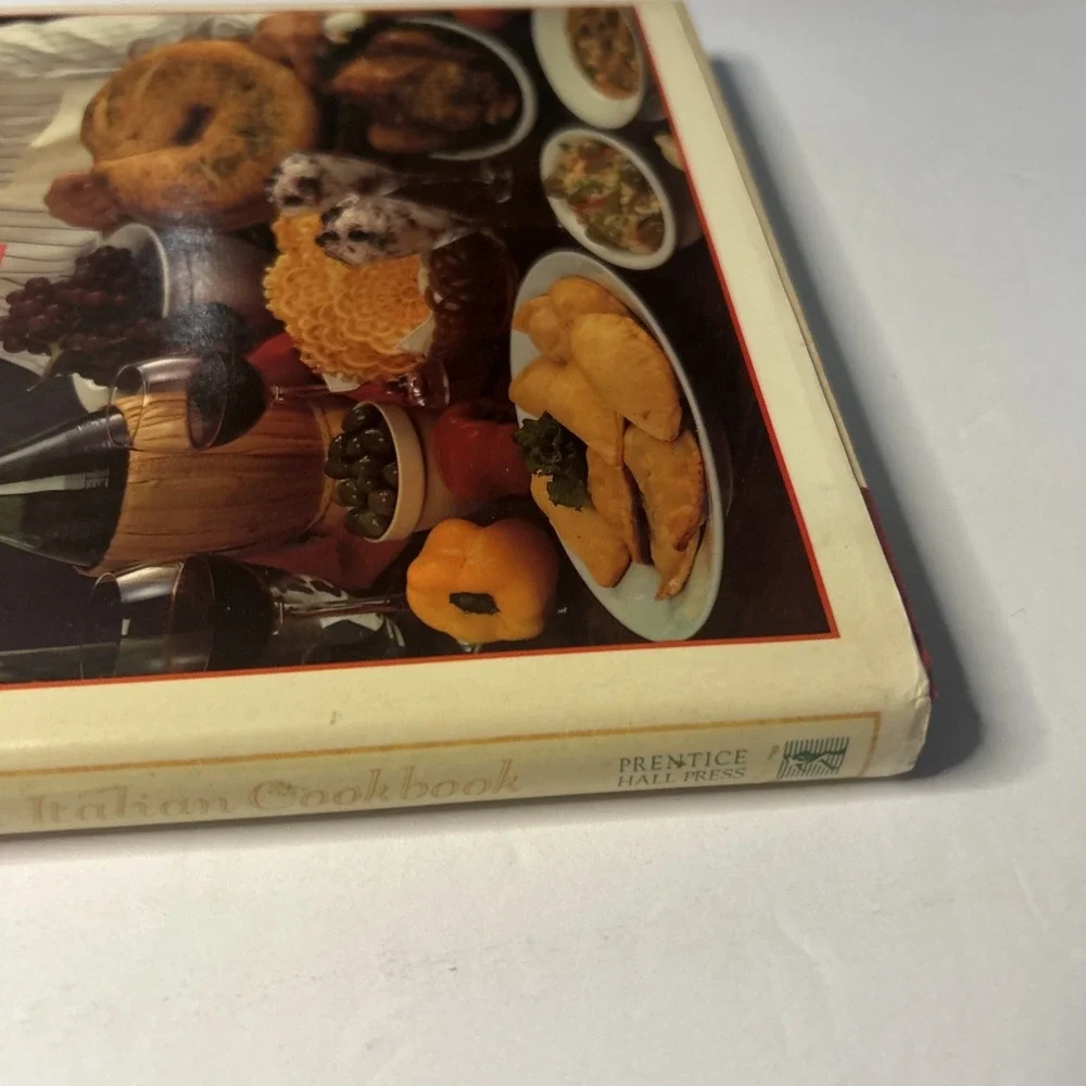 Old Fashioned Italian Cooking Cookbook Mama D HC Giovanna D'Agostino 1st Ed.